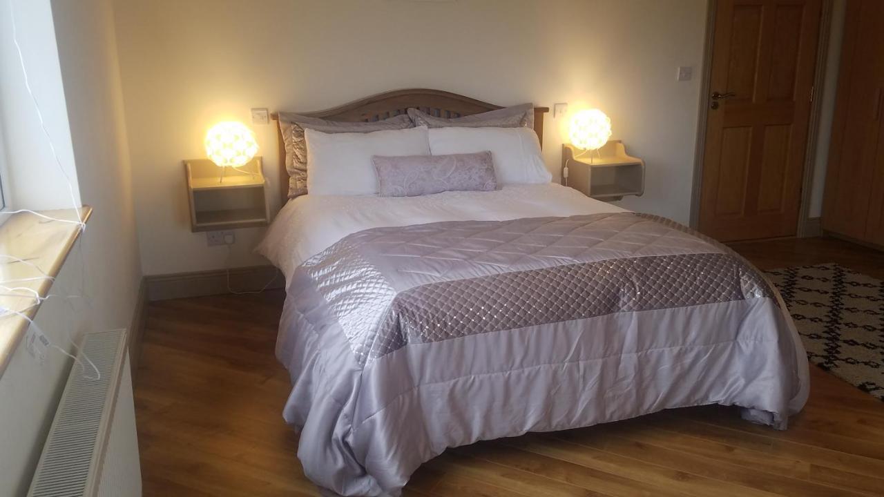 Burren Rock Farmhouse B&B Turlough  Eksteriør billede